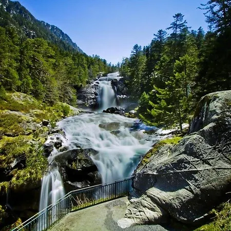 Holiday home Triplex 7p Avec Terrasse, Parking Et Casier A Skis - Centre De Cauterets, A 250m Des Pistes - Fr-1-401-173 Cauterets