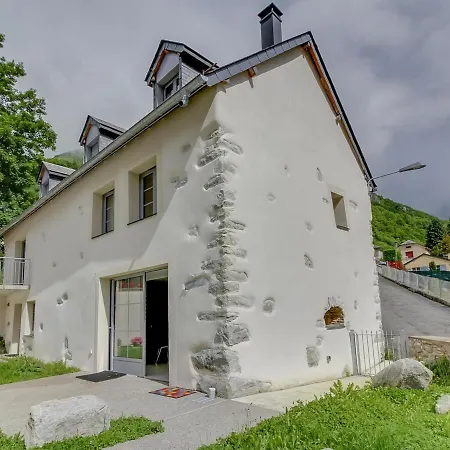 Holiday home Triplex 7p Avec Terrasse, Parking Et Casier A Skis - Centre De Cauterets, A 250m Des Pistes - Fr-1-401-173