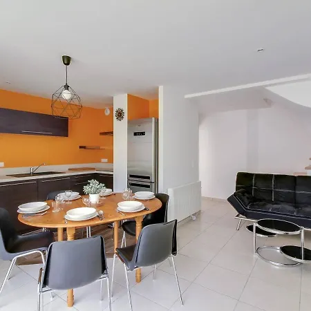 Triplex 7p Avec Terrasse, Parking Et Casier A Skis - Centre De Cauterets, A 250m Des Pistes Cauterets
