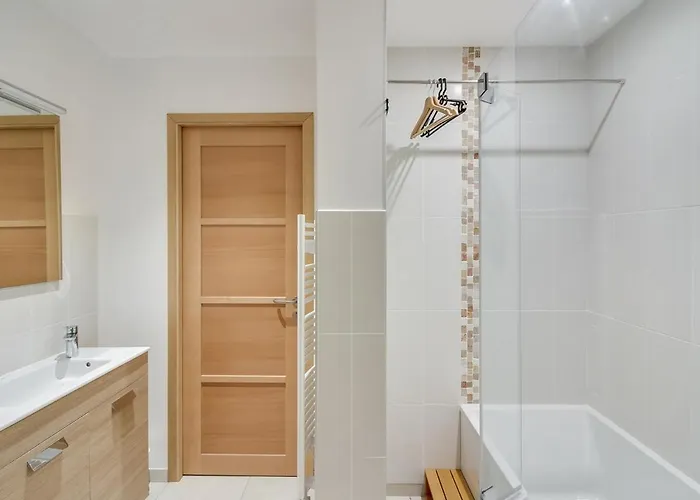 Triplex 7p Avec Terrasse, Parking Et Casier A Skis - Centre De Cauterets, A 250m Des Pistes - Fr-1-401-173