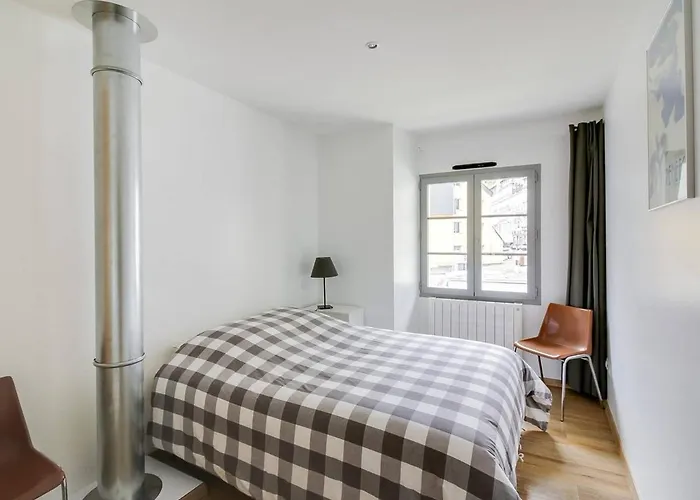 Дом отдыха Triplex 7p Avec Terrasse, Parking Et Casier A Skis - Centre De Cauterets, A 250m Des Pistes - Fr-1-401-173