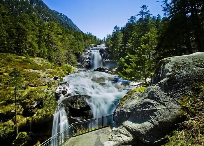 Дом отдыха Triplex 7p Avec Terrasse, Parking Et Casier A Skis - Centre De Cauterets, A 250m Des Pistes - Fr-1-401-173 Котре